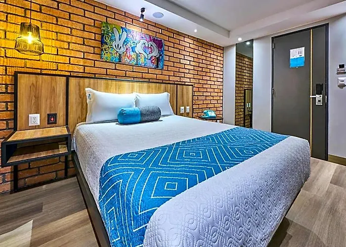 Hotel Vos Condesa 3*